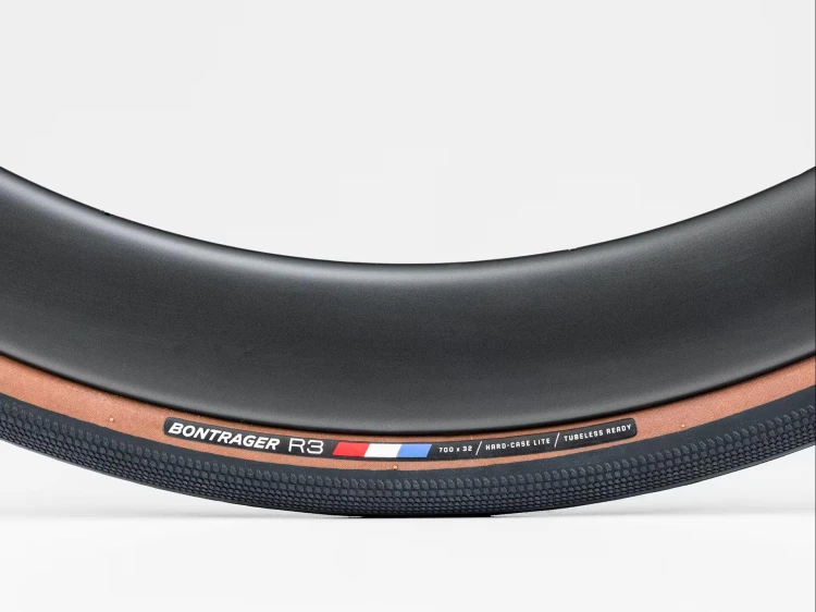 OPONA BONTRAGER R3 HARD-CASE LITE 700x28c TLR BRĄZOWA