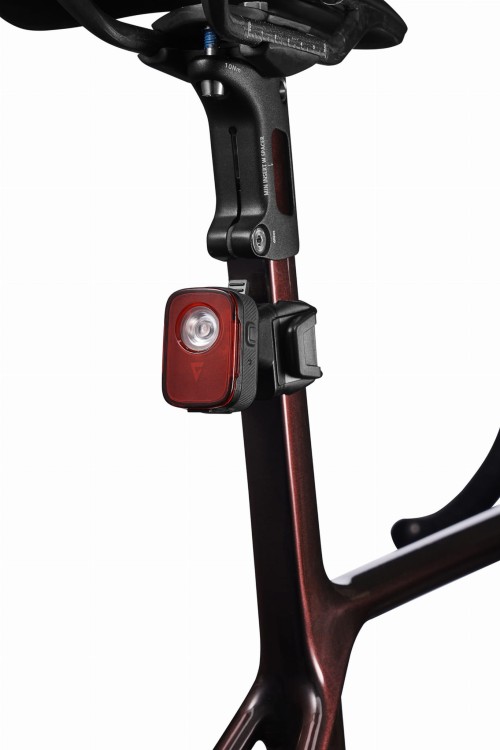 LAMPKA TYŁ GIANT RECON 150
